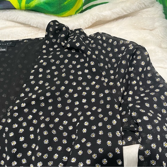 EUC $62 Sanctuary Large Surplice Daisy Print Sheer Sleeve Spring Lightweight Top - Picture 7 of 13